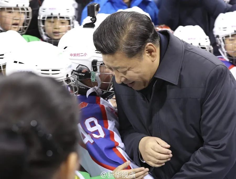 就要坚持以人民为中心的发展思想